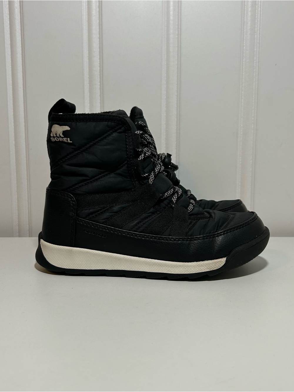 Sorel Whitney 2 short lace Kids Black Snow Boots